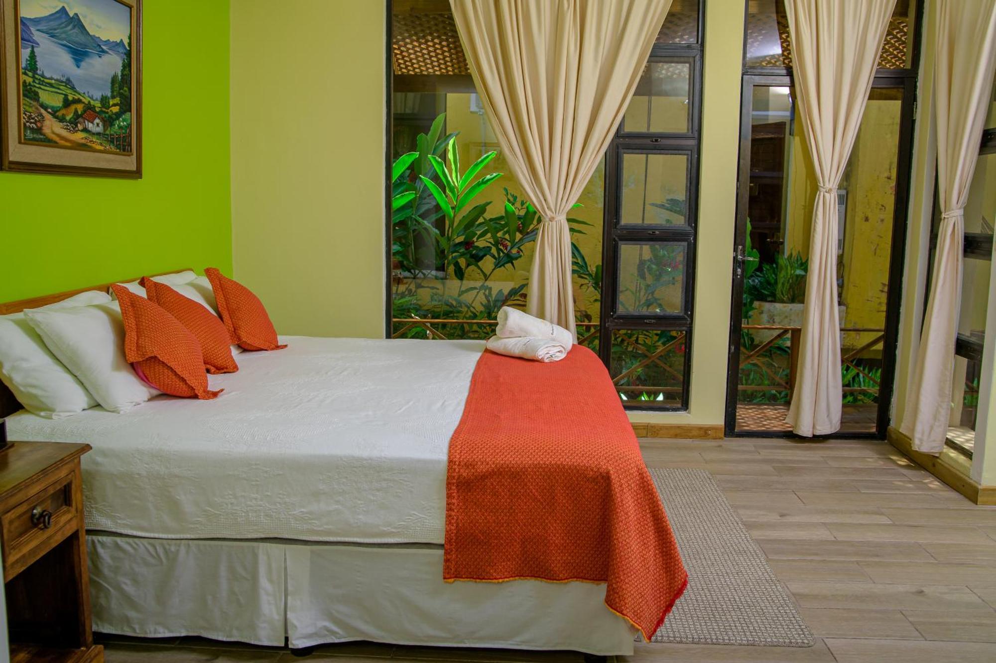 Banana Palms Hotel Rio Dulce Town Extérieur photo