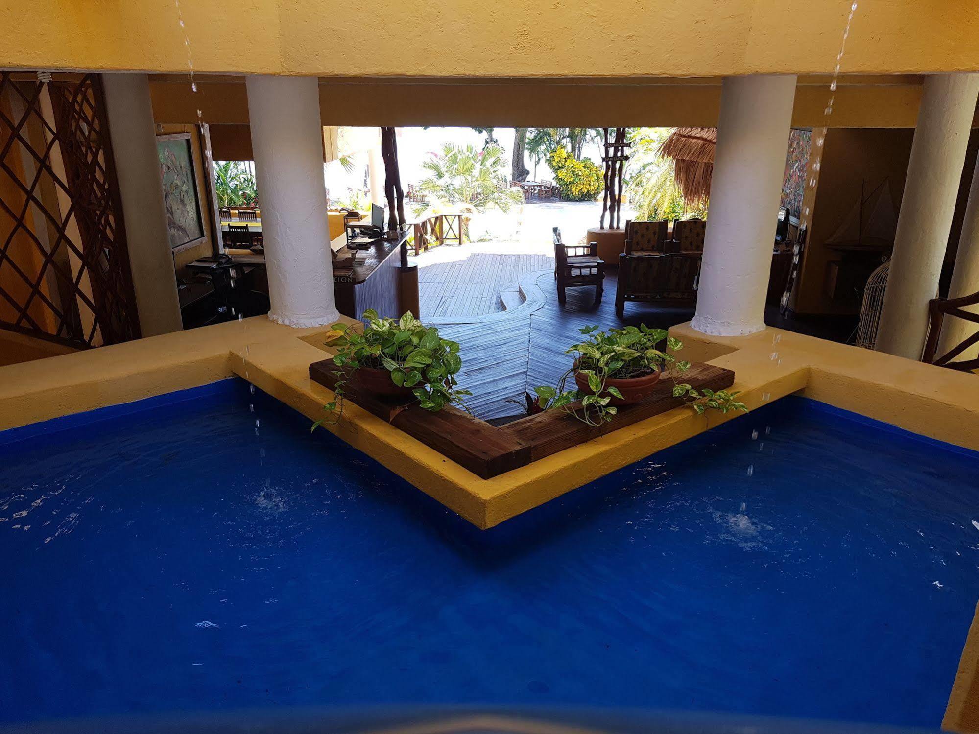 Banana Palms Hotel Rio Dulce Town Extérieur photo